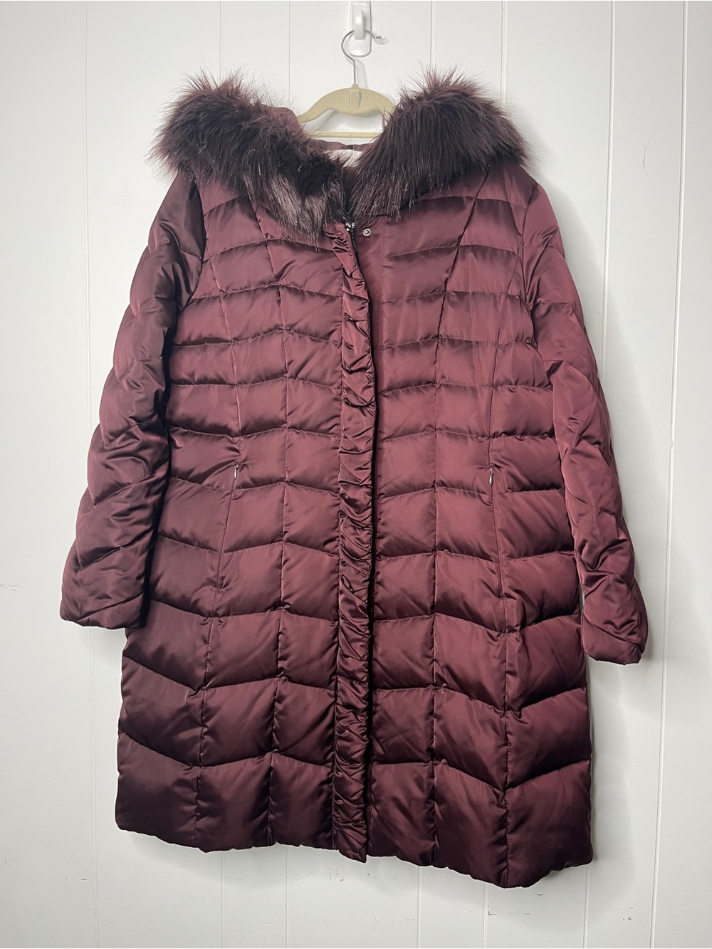 Tahari Down Women's Long Puffer Coat with Faux Fur Trim - Purple Size XXL